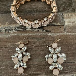 Bracelet and earrings set!